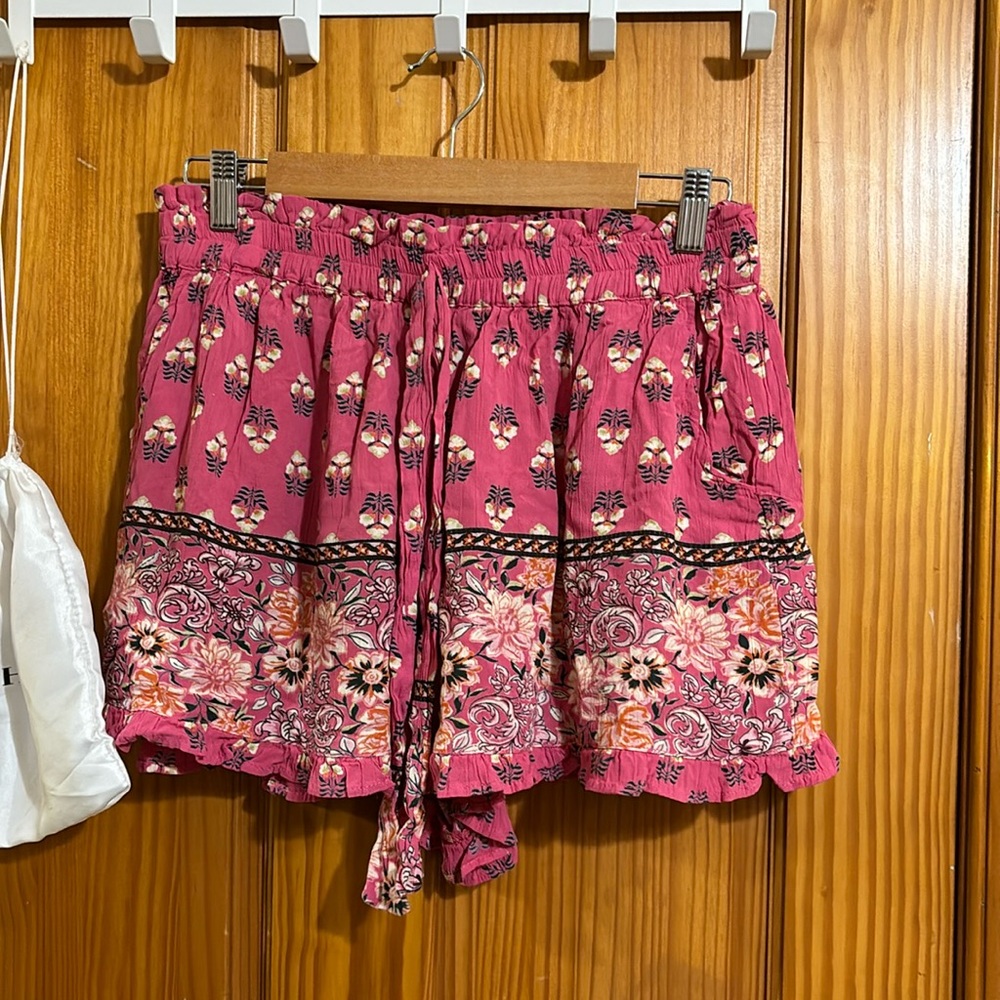 ANGIE Flowy Shorts
